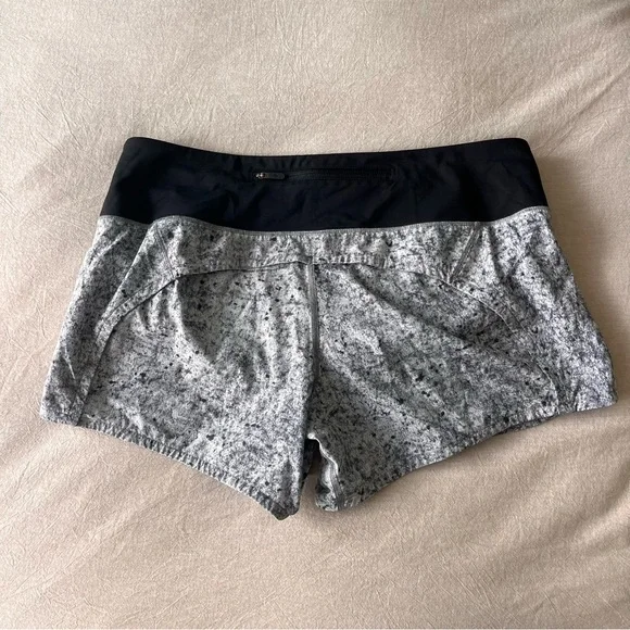 Lululemon Women's Black and Gray Shorts Size 8 - Picture 2 of 4